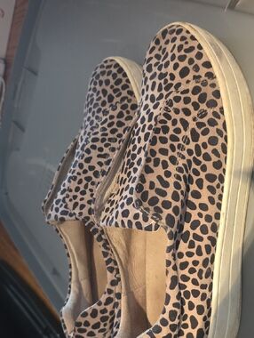 J/SLIDES Leopard-Print Slip-On Sneakers Beige and Black Flat Shoes 10 No Lace B